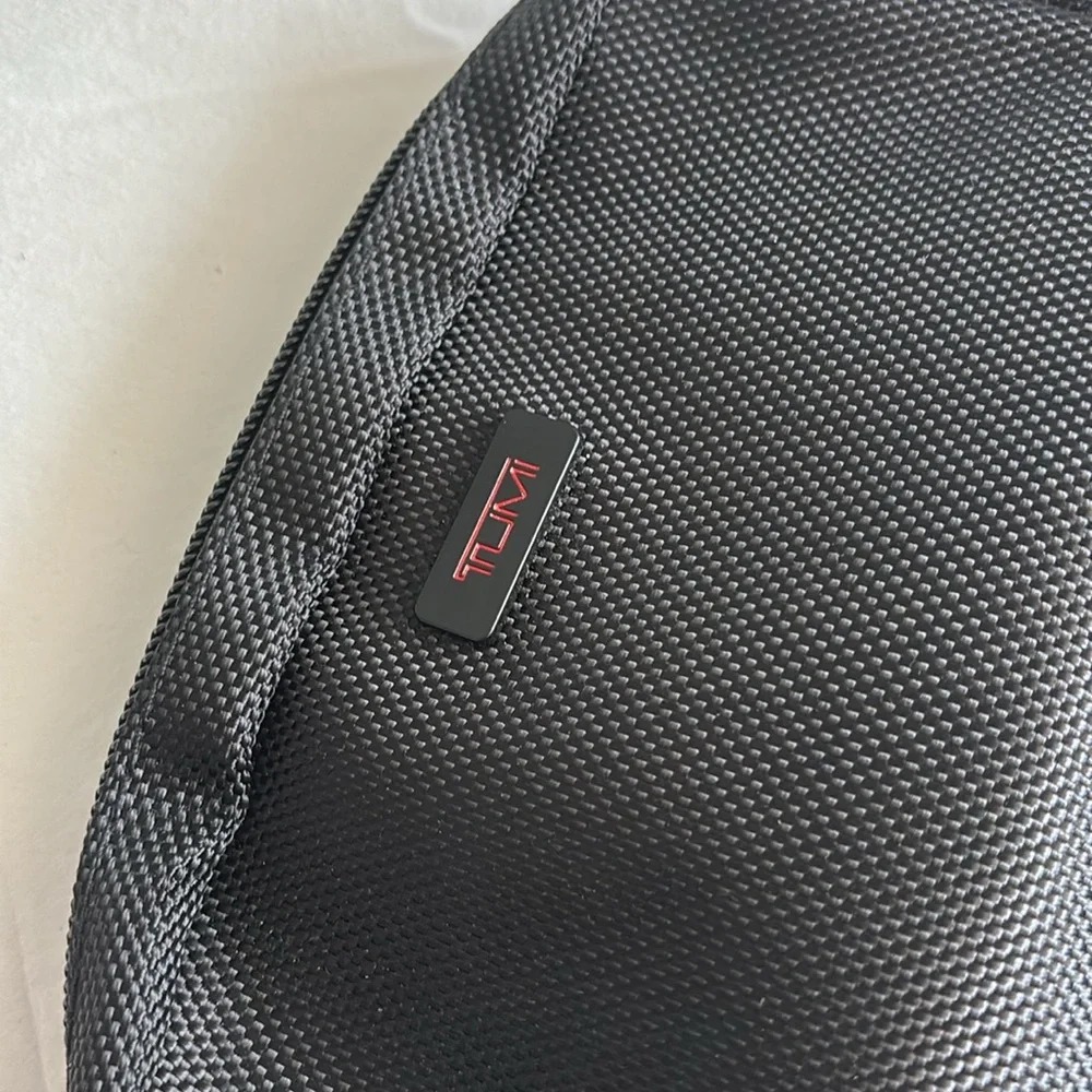 New without tags Tumi nylon small zip pouch